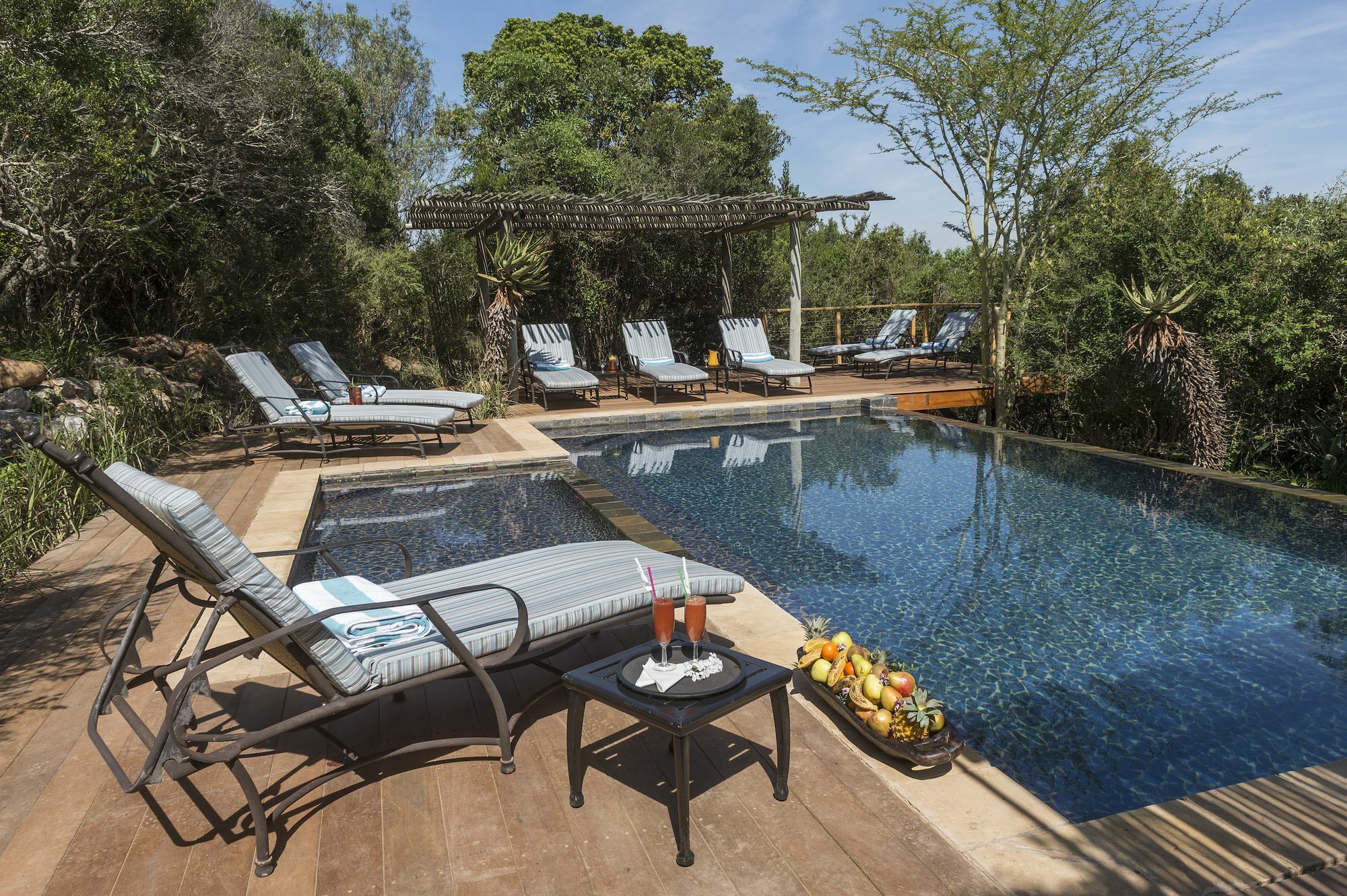 Kariega Game Reserve Main Lodge Kenton on Sea Exteriör bild